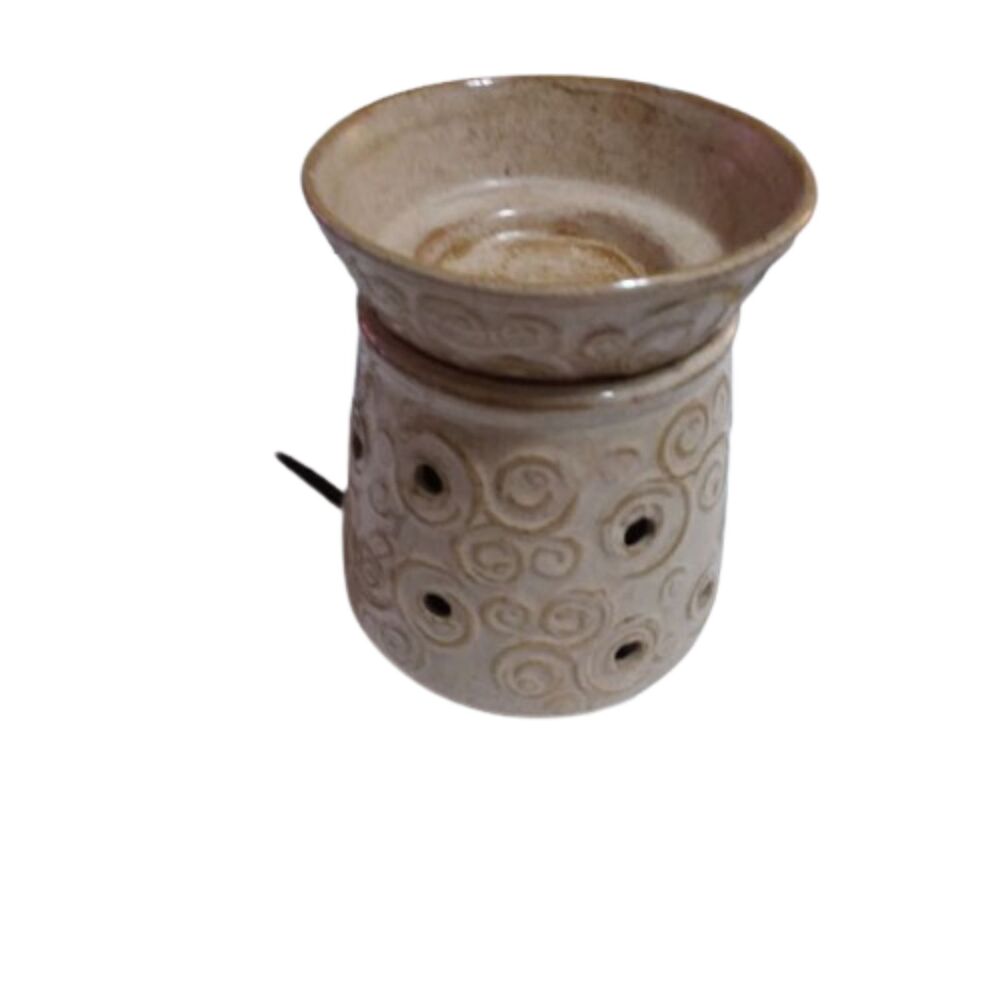 SCENTSY Retired ANGORA Full Size Wax Warmer Lighted Original Box Cream